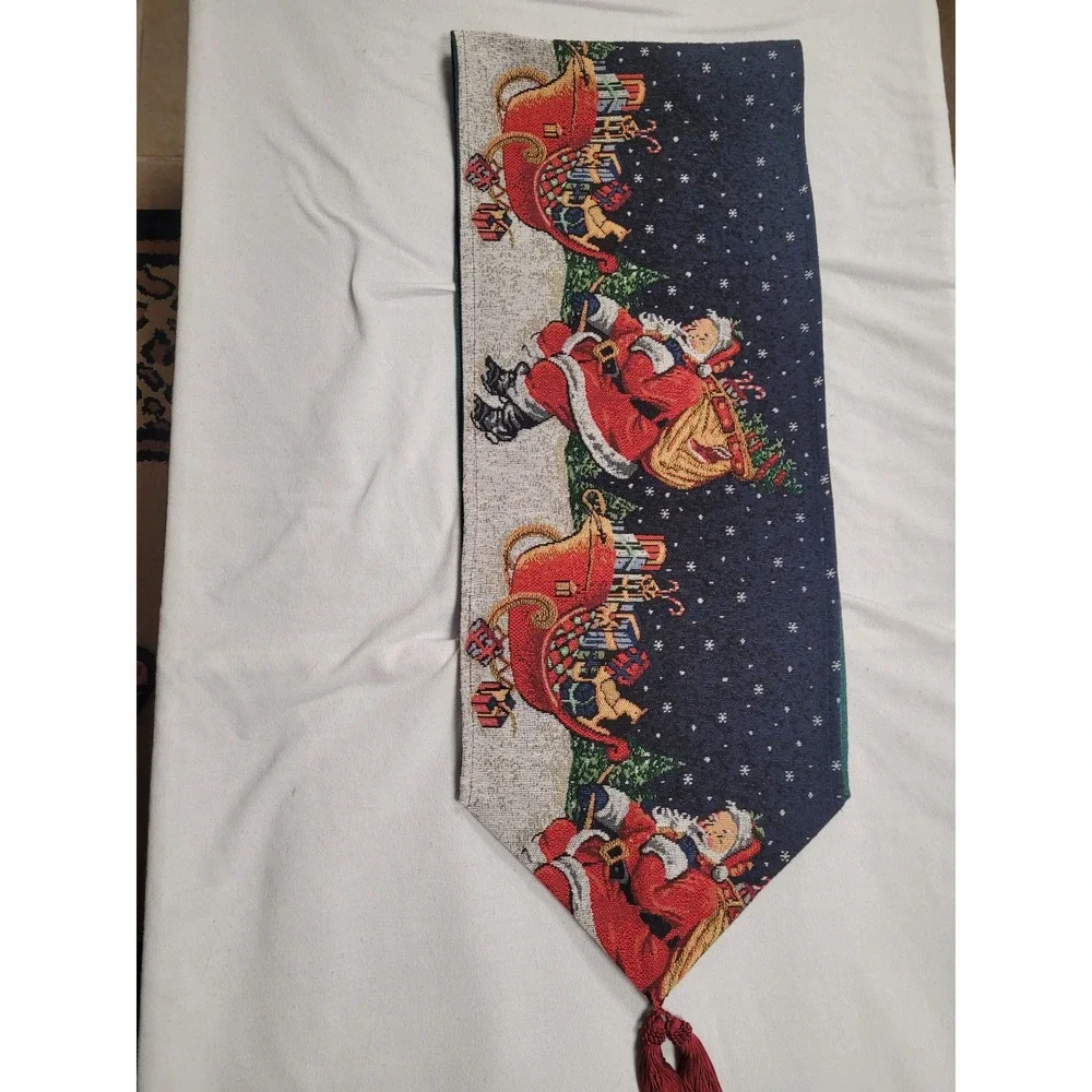 Christmas Table Runner Santa Sleigh Gifts Trees Winter‎ Snow Tassels 68 X 13in